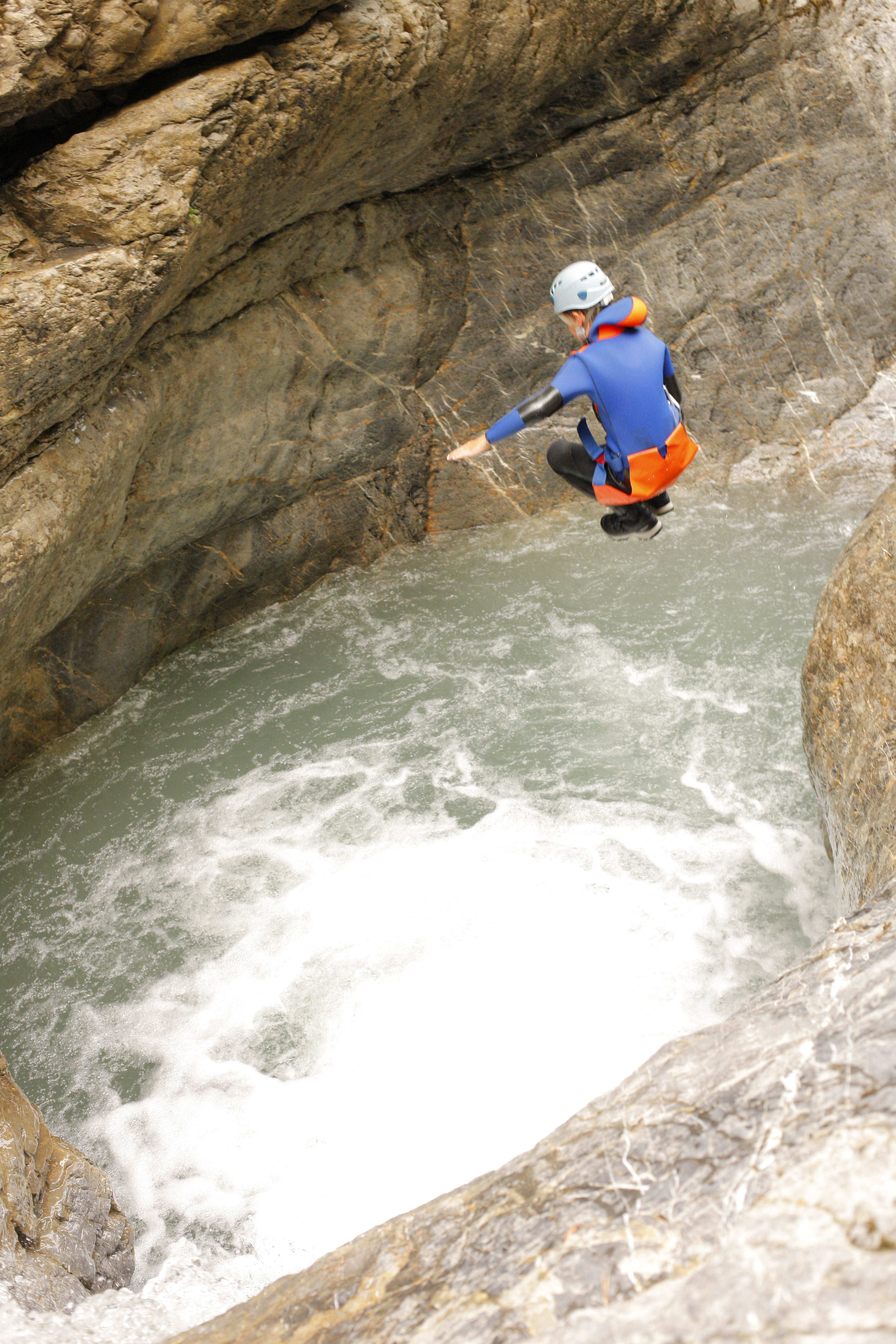 Saut en canyoning